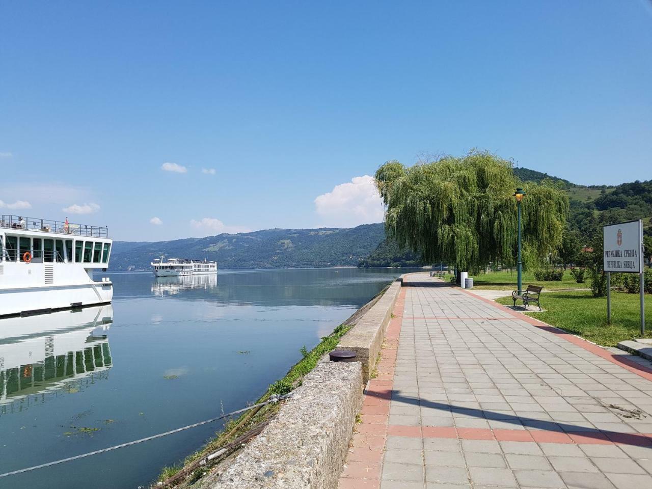 Nena & Rale Rooms Donji Milanovac Exterior foto